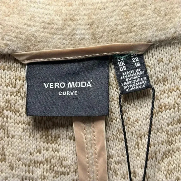 NWT Vera Moda Women’s Plus Size Brushed Katrine Coat Beige Size 18 - Picture 9 of 9